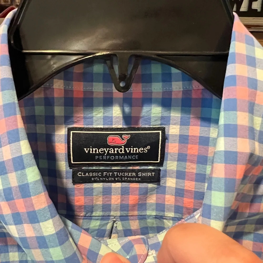 Vineyard Vines men’s performance classic fit Tucker shirt size *medium - Picture 3 of 9